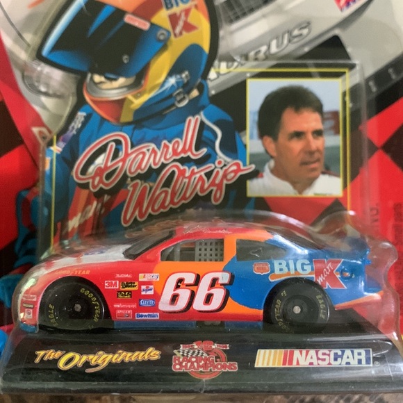 SIGNED 1999 Darrell Waltrip NASCAR Diecast 66 Car Racing Champions Collectible - Picture 3 of 6